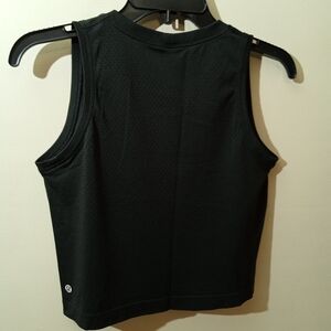 Lululemon breeze by muscle crop tank